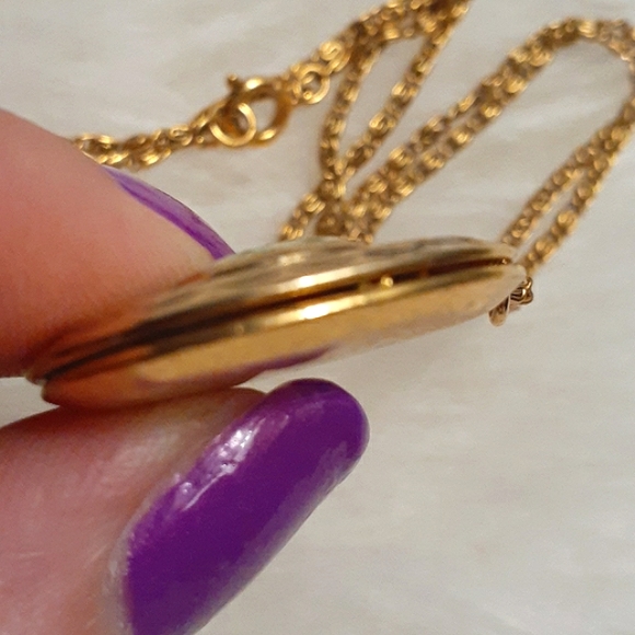 🌹Vintage Guilloche Enamel Style Locket & Chain - Picture 13 of 14